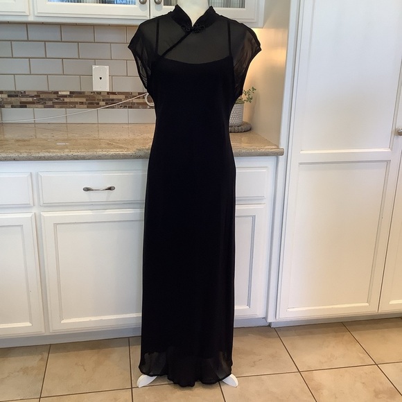 Donna Ricco Black Cap Sleeve Gown NWOT Size 14 Cocktail - Picture 1 of 10